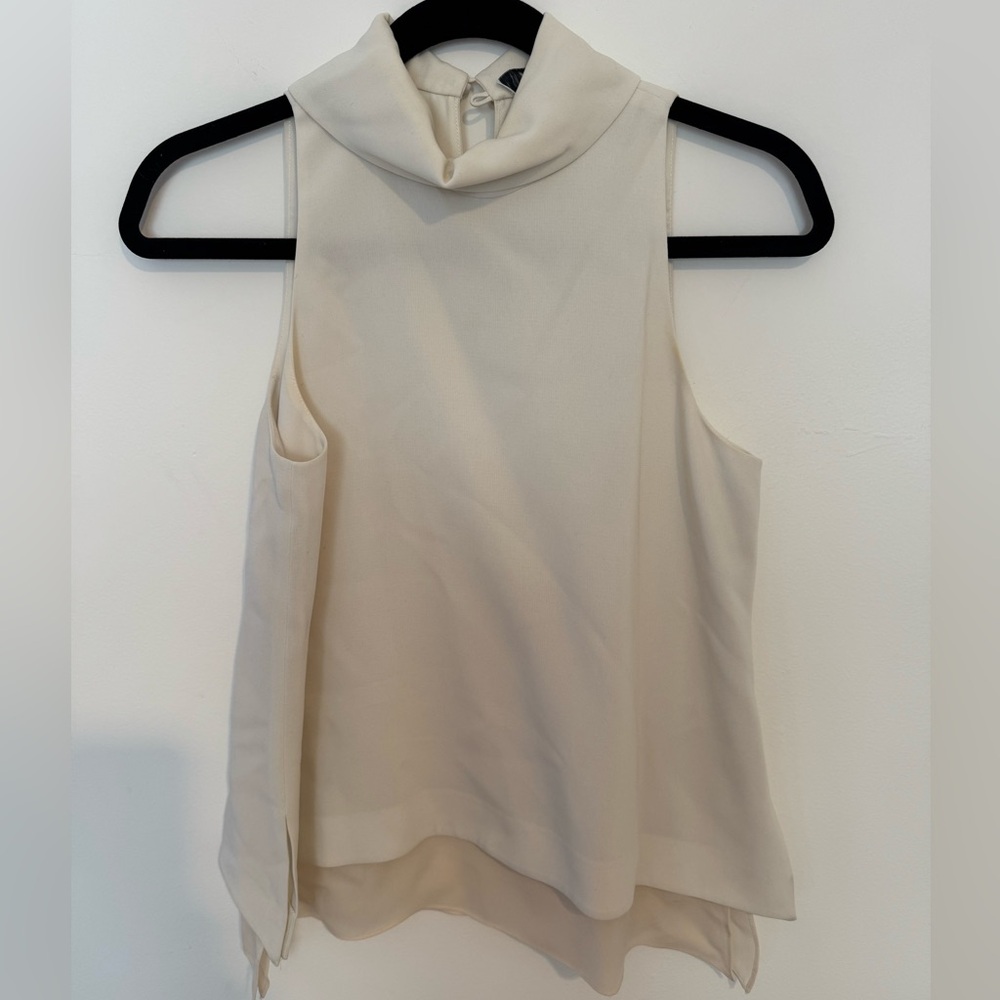 Elizabeth and James Top